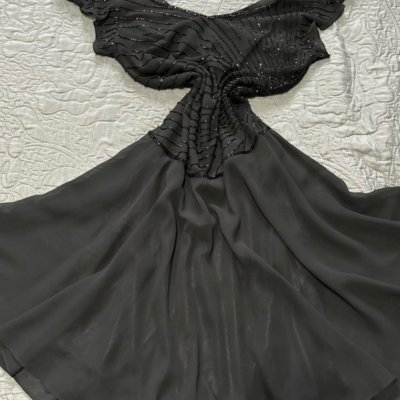 LA MADONA BEADED VAUDEVILLE STYLE DRESS - Picture 3 of 6